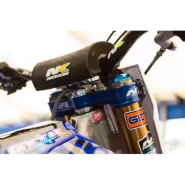 neken STAR RACING replica