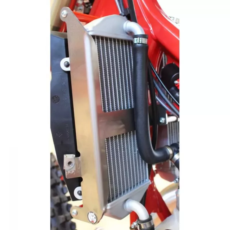Protection radiateur AXP noir 250/300 EC 2018/2019, 250/300 MR 20-21 Protection radiateur AXP noir 250/300 EC 2018/2019, 250/300 MR 20-21