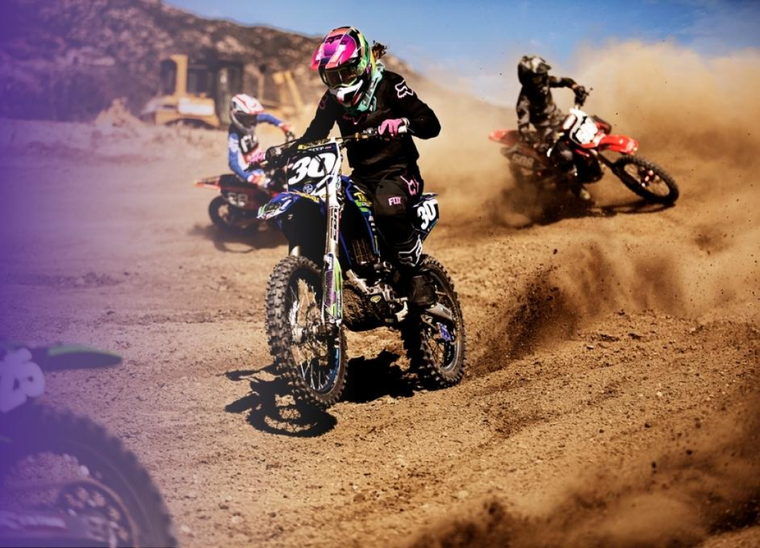 Boostez les performances de votre moto avec les additifs essence VP Racing
